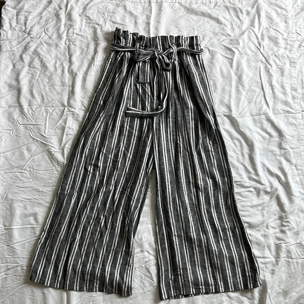 COPY - Who What Wear wide leg palazzo pants. Size 6